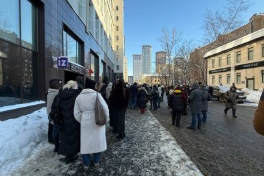 Обстановка возле здания редакции ИА StolicaMedia