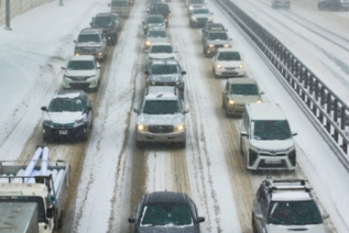 пробки, снег во Владивостоке,  машины, дорожное движение Дмитрий Осипчук, ИА PrimaMedia.ru