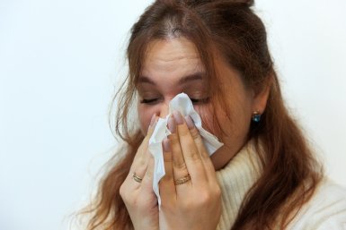 чихание, простуда, грипп Яна Гайдук, ИА PrimaMedia.ru
