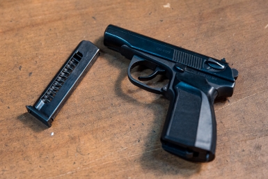 Оружие, пистолет Илья Аверьянов, ИА PrimaMedia