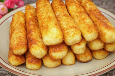 1 пачка творога - и башня из хрустящих палочек готова: так вкусно, что пальцы откусишь Создано с помощью ИИ