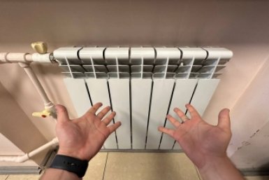 Россиянам объяснили причины появления строки "отопление" в летних квитанциях