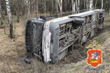 Перевернувшийся автобус Подмосковной полиции