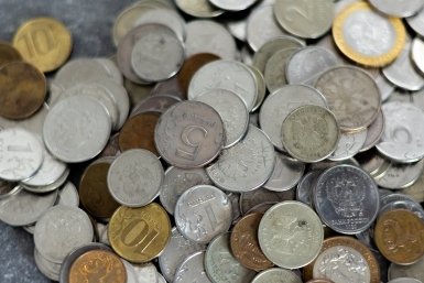 Рубль сдал позиции после заявления главы Минфина