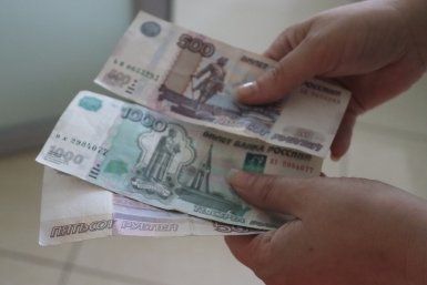 В Госдуме хотят разрешить бесплатное снятие наличных в любых банкоматах