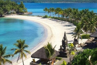 Названы 3 страны, где на 100 тысяч рублей можно жить у моря Создано с помощью ИИ