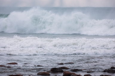 "Гигантский призрак": немецкий вертолет снял на видео идущую под водой субмарину