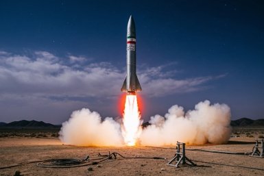 Иран вывез ракеты на центральные площади Тегерана во время митингов