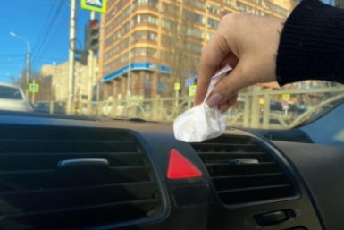 Забыла про запотевшие стекла навсегда: кладу пакет под лобовое и езжу с кайфом всю весну и лето ИА SevastopolMedia