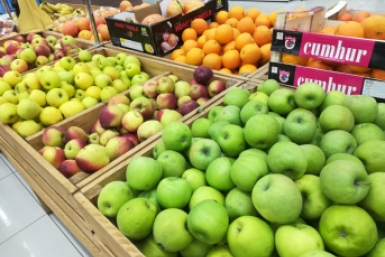 Власти в ДФО удивились пакету яблок за тысячу рублей на Чукотке