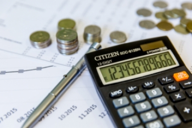 Безнадежные долги по налогам станут списывать с россиян с 1 мая