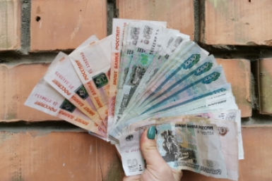 Вместо МРОТ – 1000 рублей: эти категории россиян получают зарплату в разы меньше положенного – почему это законно