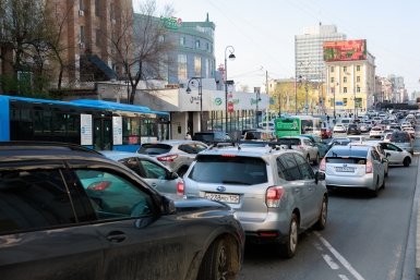 Многочасовую пробку в Новорижском тоннеле показали на видео