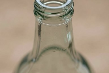 бутылка сгенерировано нейросетью