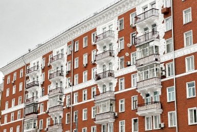 Обновлены 115 домов с барельефами на фасадах в Москве