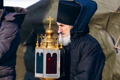 Священник назвал главную опасность поиска веры в интернете