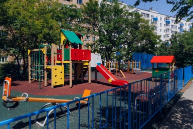 За неделю на детских площадках Подмосковья устранили 3 тысяч дефектов