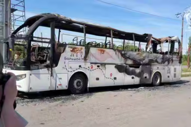 СК показал новые кадры с места удара ВСУ по автобусу в Енакиево