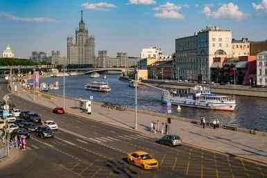 Асфальтовое покрытие обновили на Москворецкой набережной
