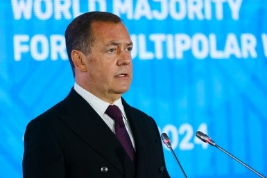 Медведев отреагировал на планы Европы создать лагеря для российских пленных