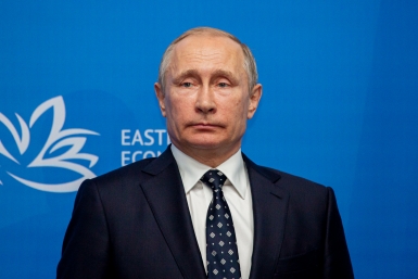 Путин подписал закон об ипотечных каникулах при рождении второго ребёнка