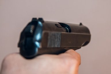 Военнослужащий открыл стрельбу в Севастополе: четыре человека погибли