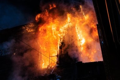Полицейские спасли мужчину из огненной ловушки в Балашихе