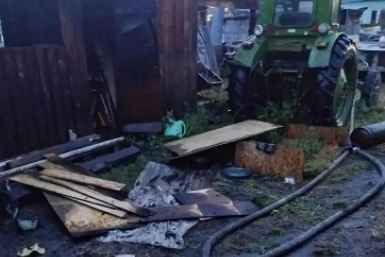 Пожар произошел ночью в Большеозерке Амурский центр ГЗ и ПБ