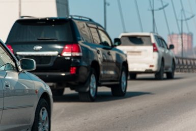 Мост Золотой, машины Илья Аверьянов, ИА PrimaMedia.ru