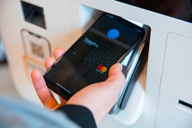 С 1 октября покупки в интернете на 10 000 рублей надо подтверждать через "Госуслуги": что известно