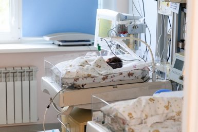 Родители бросили тяжелобольного младенца в клинике в Москве