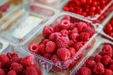 На выходных во Владивостоке работают ярмарки: где купить домашние продукты