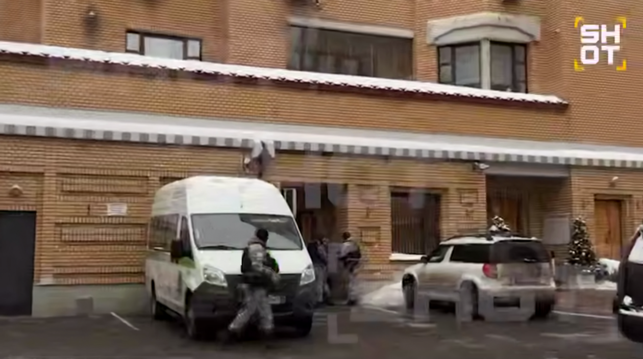 Приставы приехали выселять народную артистку РФ Ларису Долину из квартиры в Хамовниках Telegram / SHOT (18+)