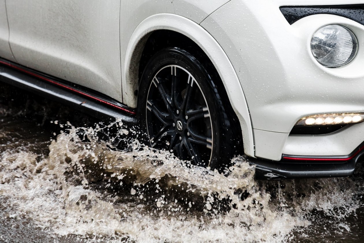 дождь, ливень, тайфун, лужи Евгений Кулешов, ИА PrimaMedia.ru