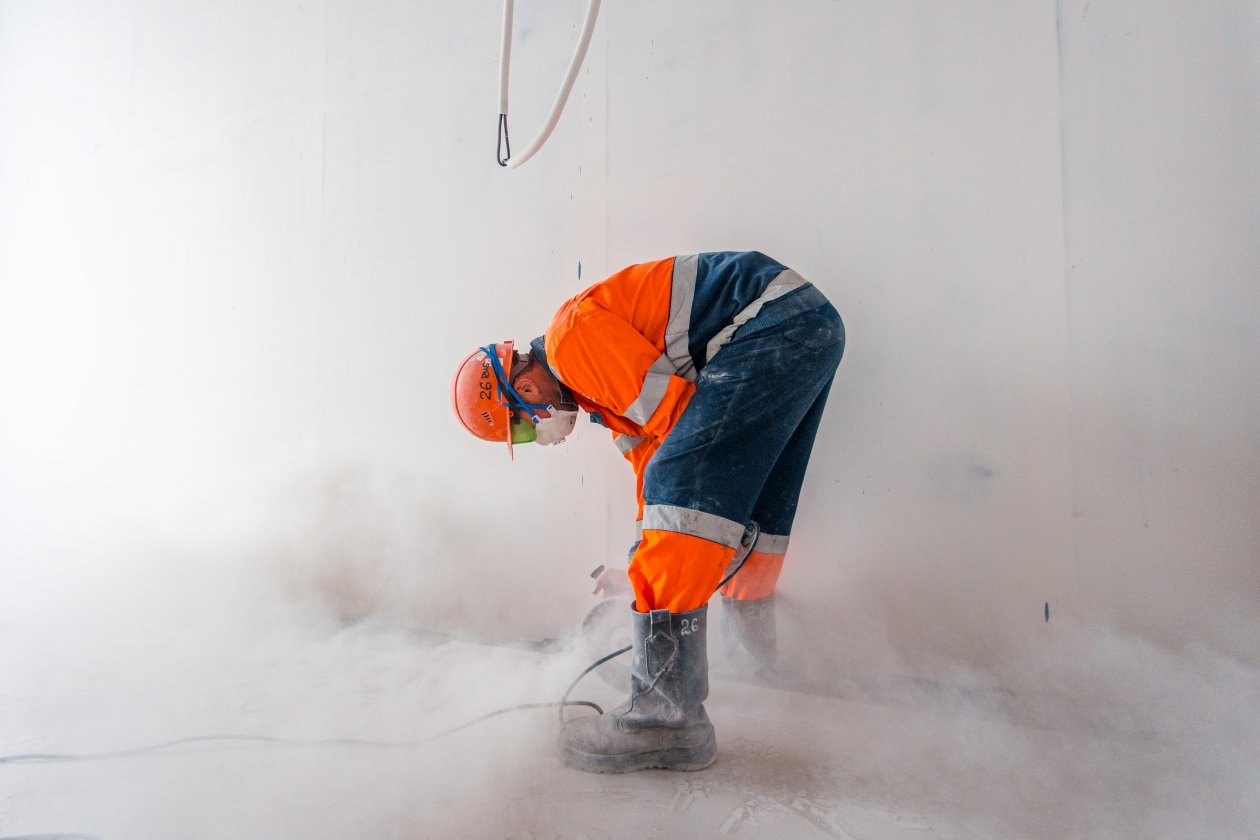 ремонт квартир, отделочные работы, рабочий, стройка, дом, жилье, капитальный ремонт Илья Аверьянов, ИА Primamedia