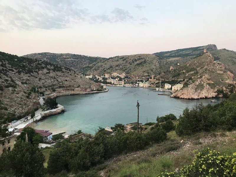 Не Ялта, не Судак: ушлые туристы едут в этот курорт Крыма - отдых как за границей ИА StolicaMedia