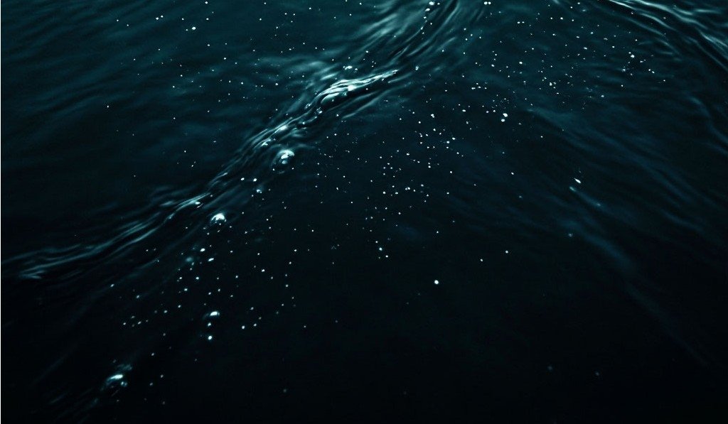 вода сгенерировано нейросетью